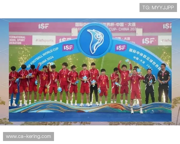 成都足球队逆袭之路杯赛特别报道展现拼搏精神与团队力量