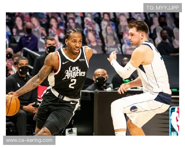 独行侠与快船激战正酣 双方争锋再续西部强者对决的精彩篇章